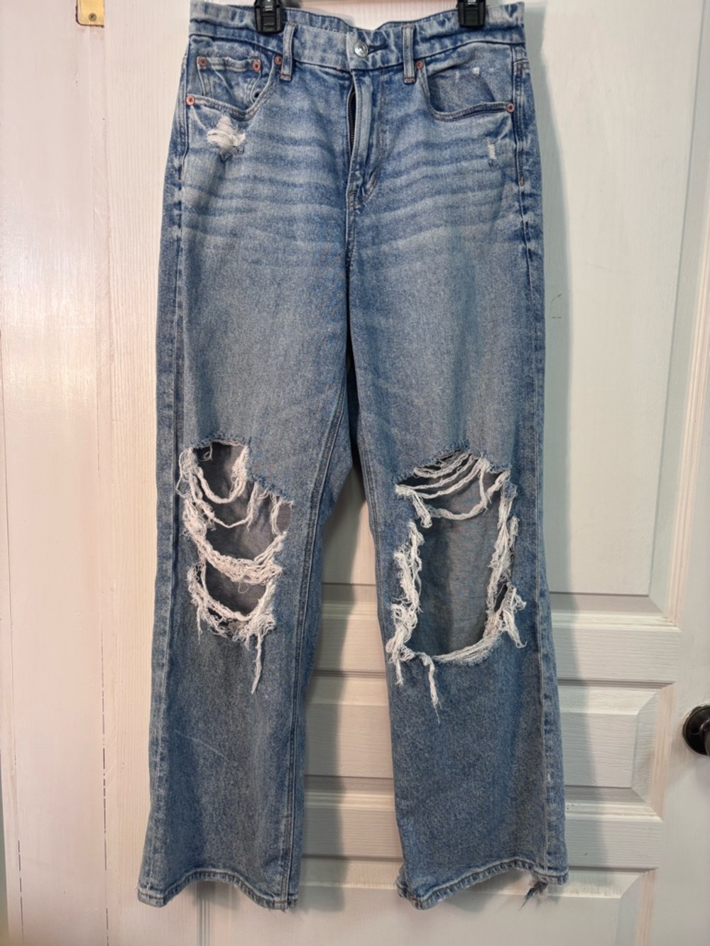American Eagle Outfitters Light Blue Distressed Straight Leg Jeans